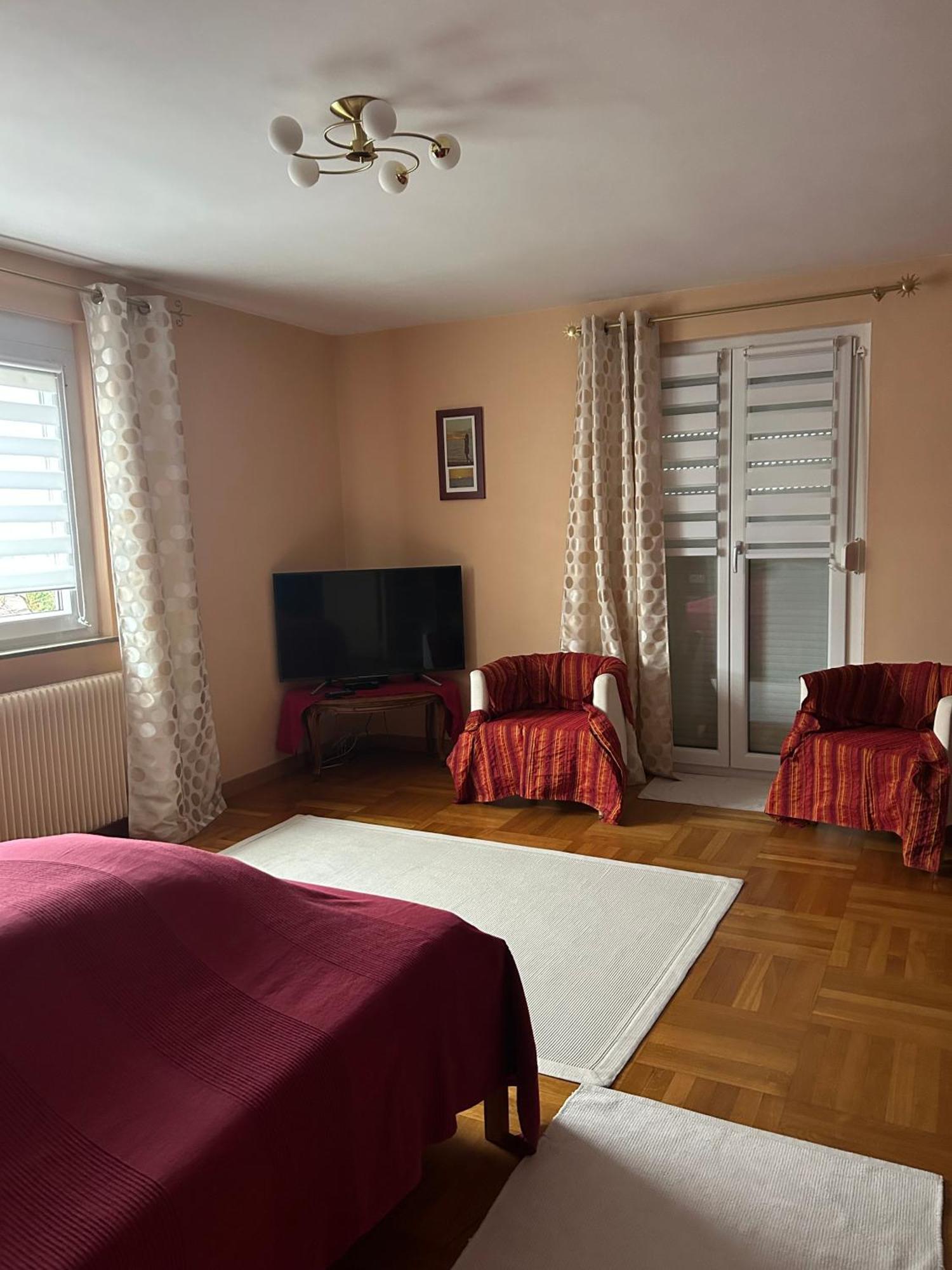 Ferienwohnung - Damisa House Metzingen  Esterno foto
